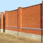 Êèðïè÷íûé çàáîð ñ âîðîòàìè